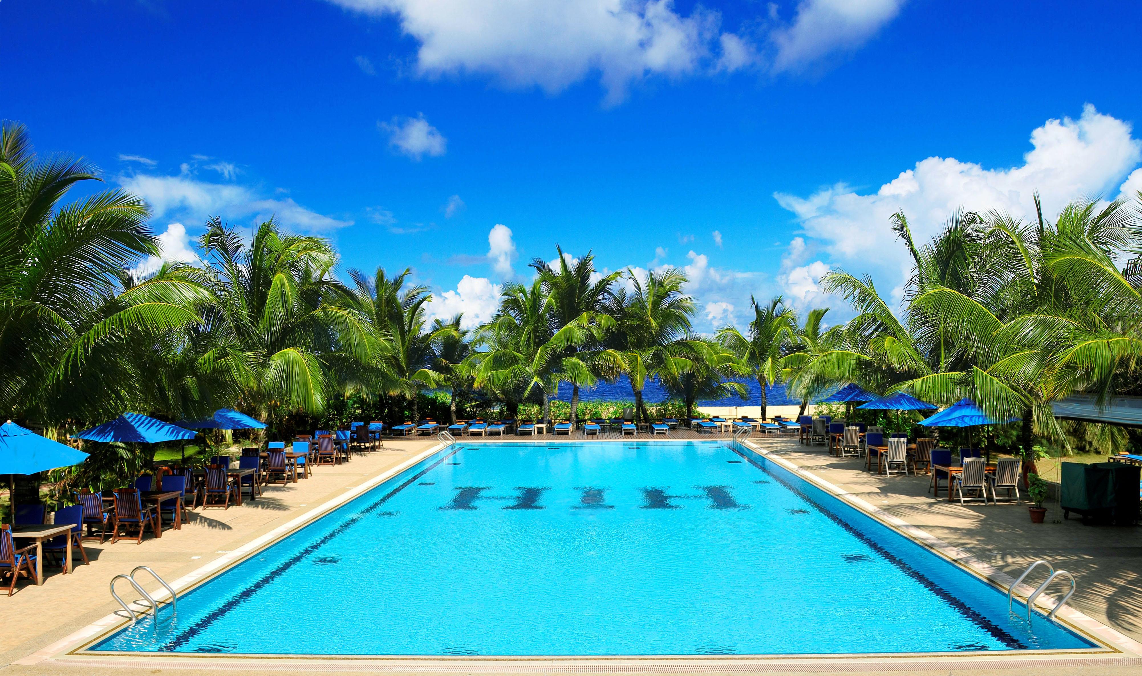 Hotel Hulhule Island 4*