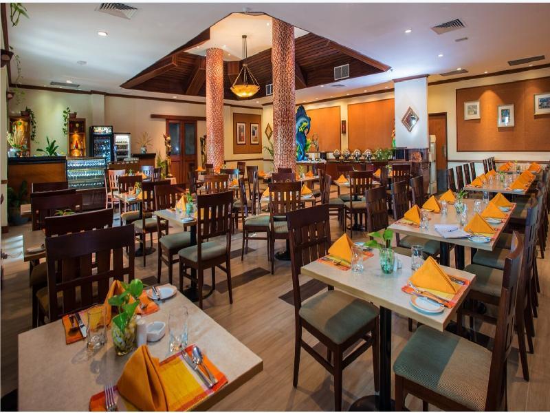 Hulhule Island Hotel