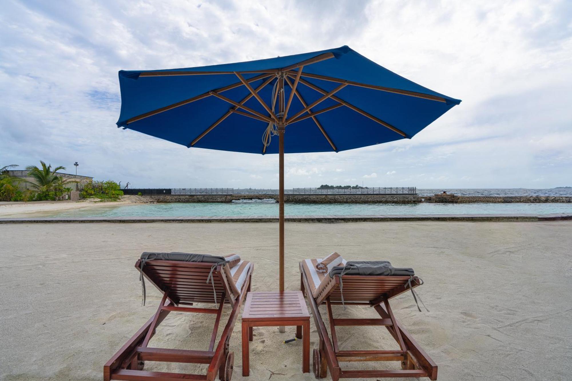 Hotel Hulhule Island Hotel- Private Access & Airport Pick-up And Drop Male