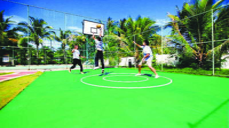 Hulhule Island Hotel 4*