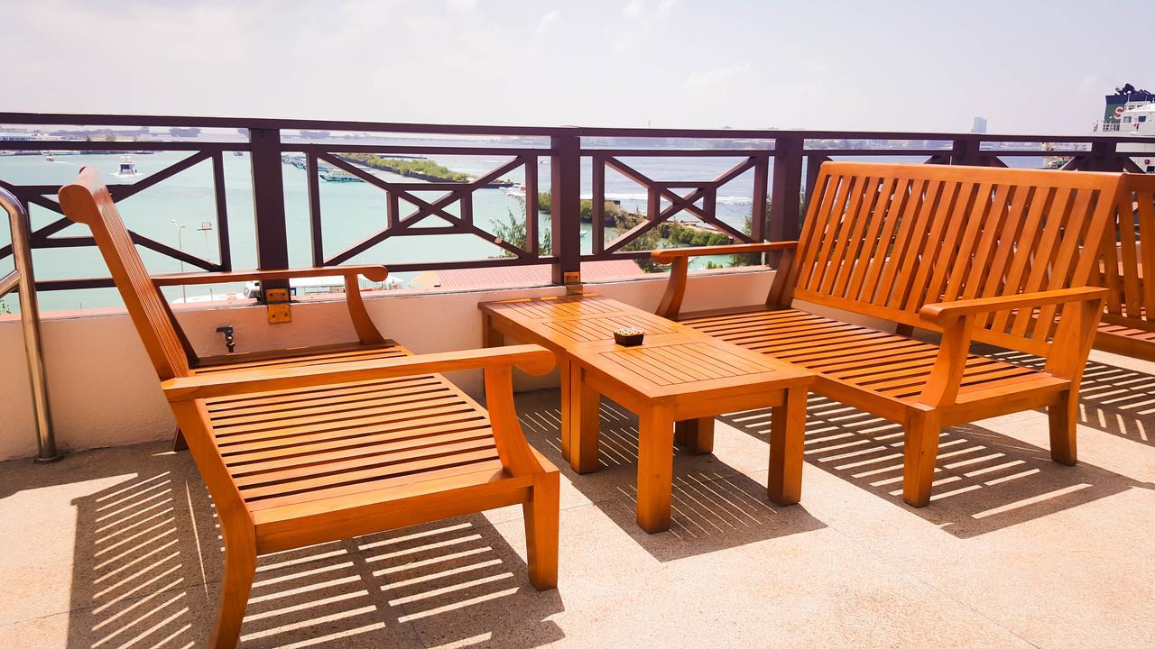 Hotel Hulhule Island Male