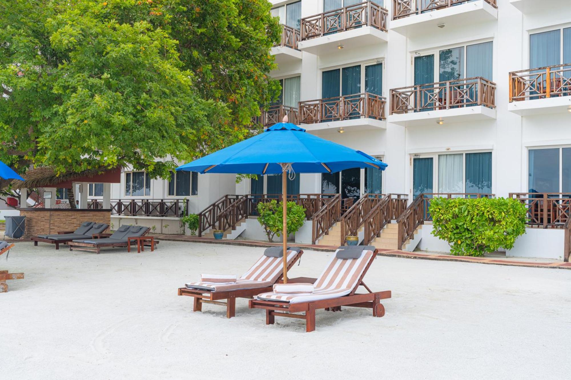 Hotel Hulhule Island Hotel- Private Access & Airport Pick-up And Drop