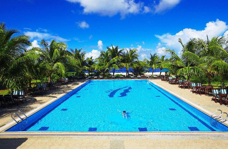 Hotel Hulhule Island 4*