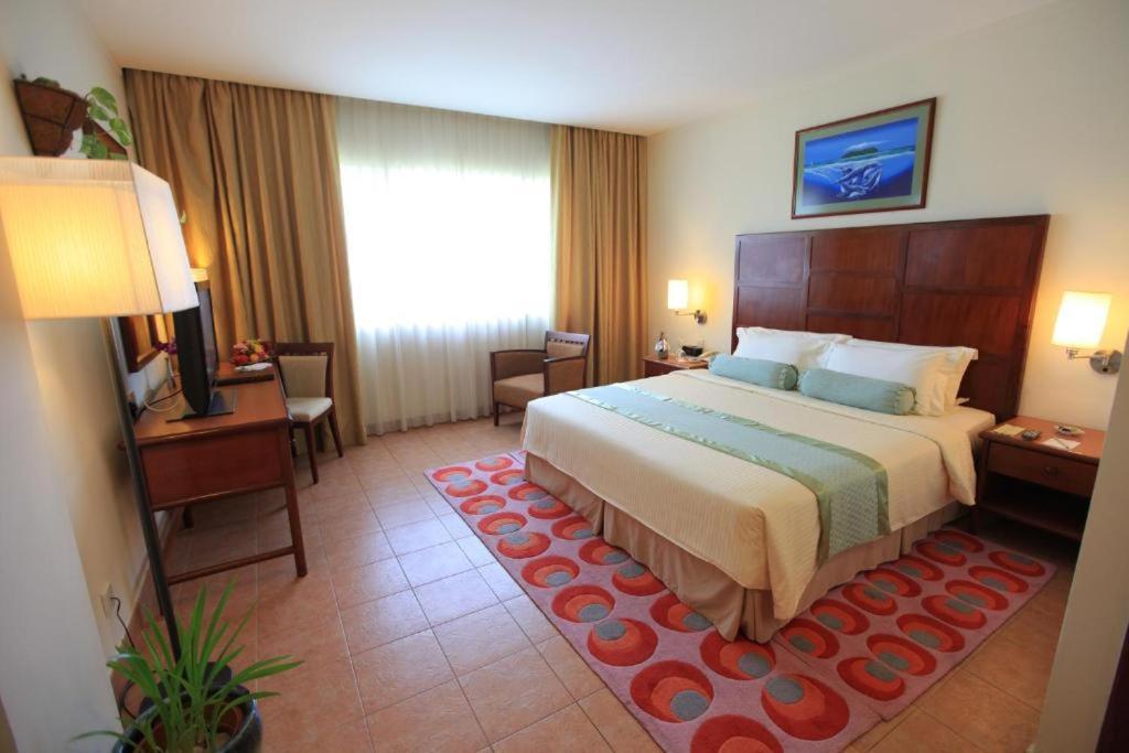 Hulhule Island 4* Male