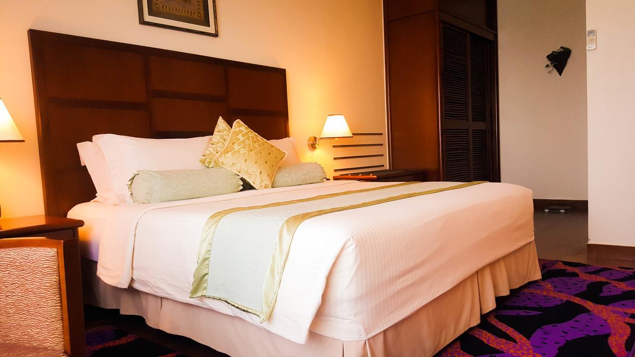 Hotel Hulhule Island Male