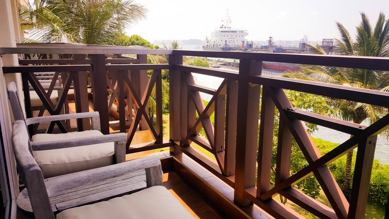Hulhule Island Hotel Male