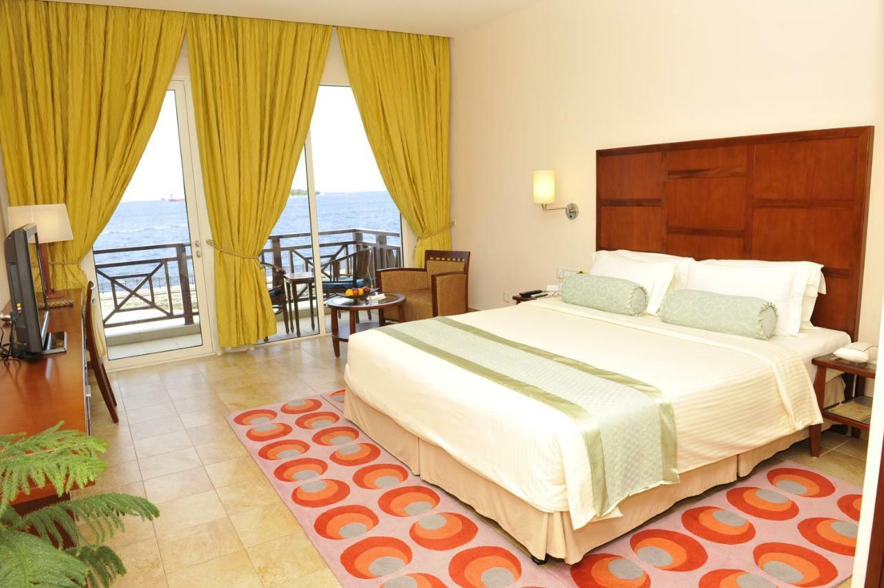 Hotel Hulhule Island Male