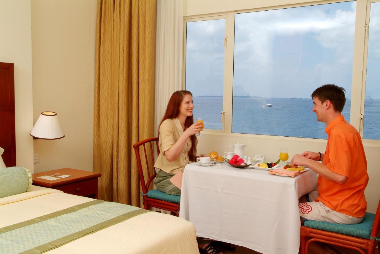 Hulhule Island Hotel 4*